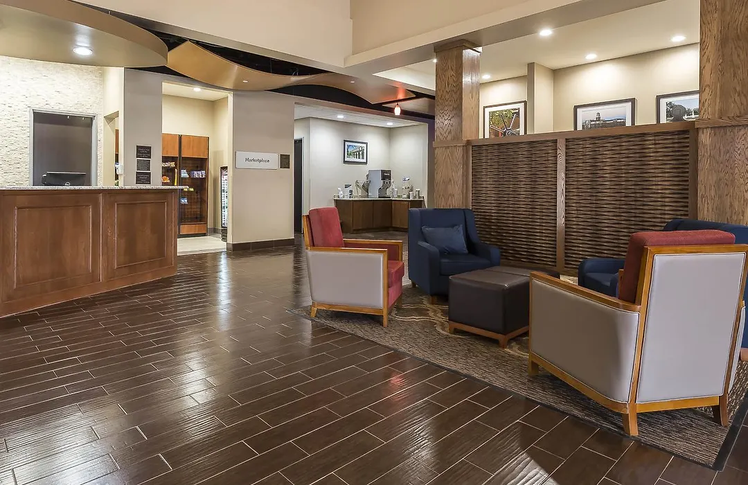 Comfort Suites - University-1